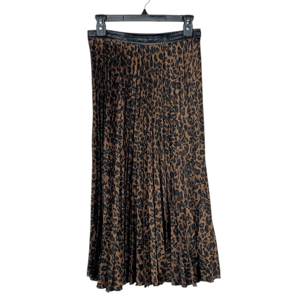 Leopard Print Pleated Pull on Skirt with faux leather waist detail size Small